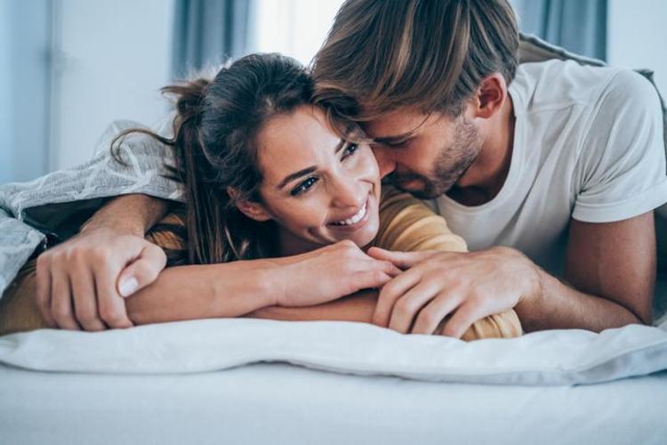 CİNSELLİĞİN SADECE ERKEK İSTEĞİYLE ÖZDEŞLEŞTİRİLMESİ